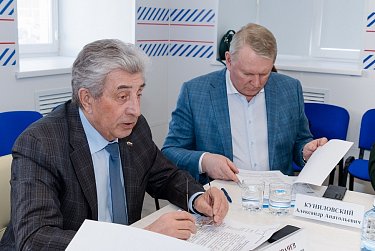 Депутаты Заксоба возьмут шефство над группой «Память»